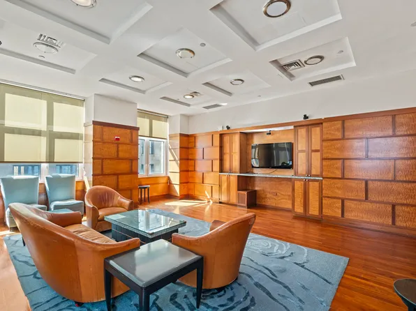 425 5th Avenue image 16 of 18