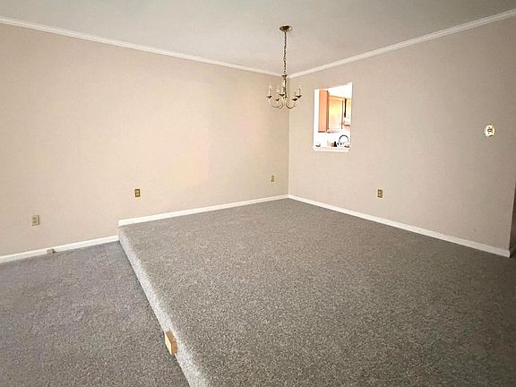 3rd image of 309 Goldsmith Ln