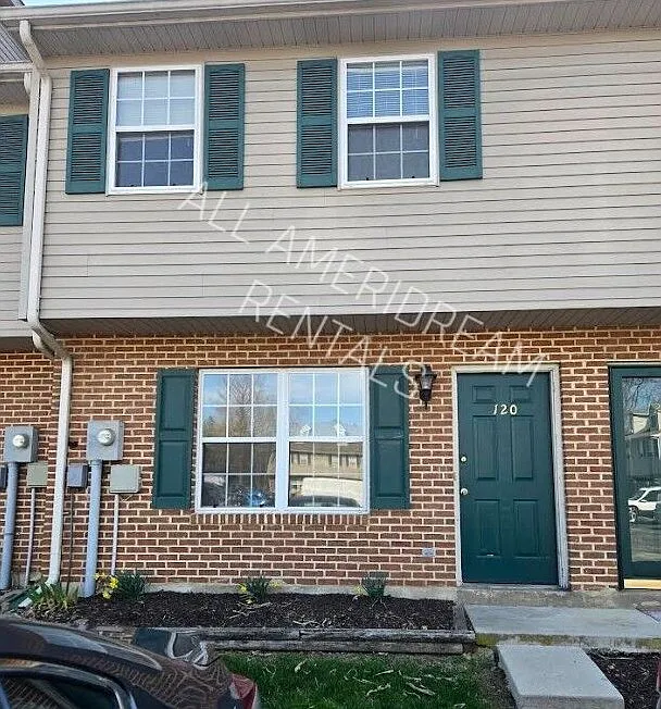 120 Orchard Ln