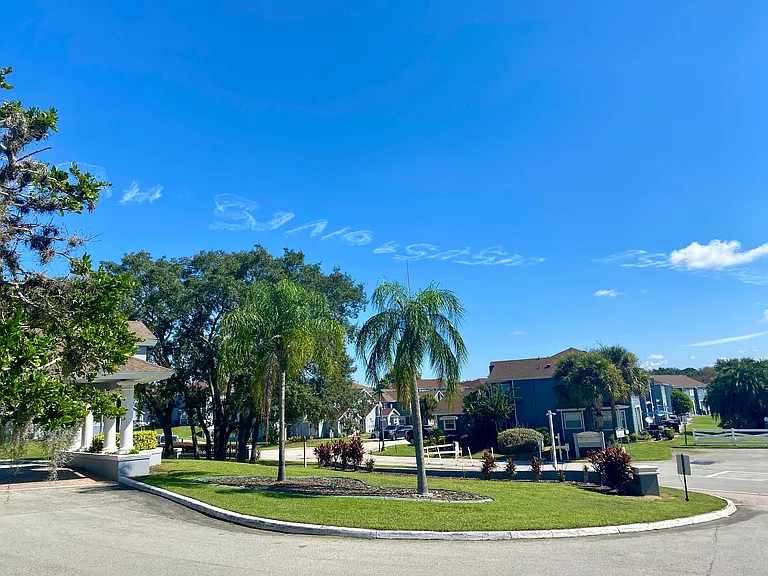 811 Orchid Dr #B — Photo 5