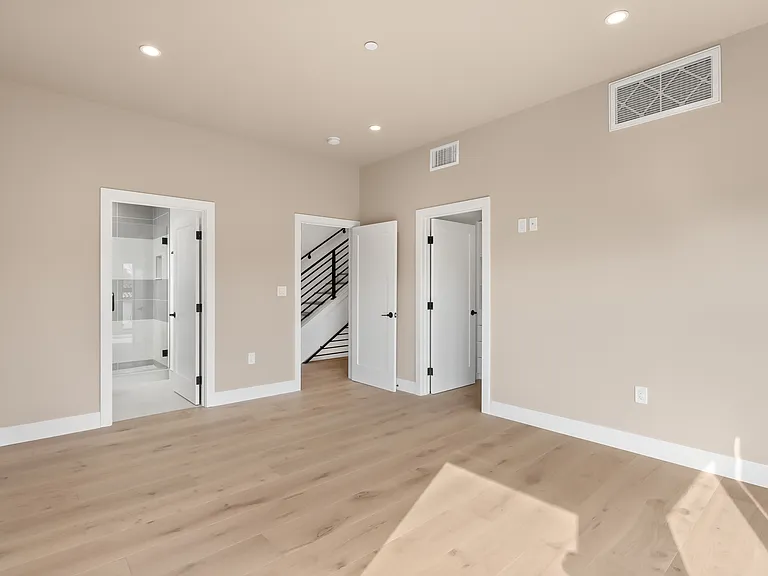 453 N Stanley Ave — Photo 15