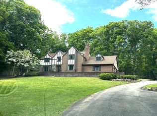 4896 Occoquan Club Dr, Woodbridge, VA 22192