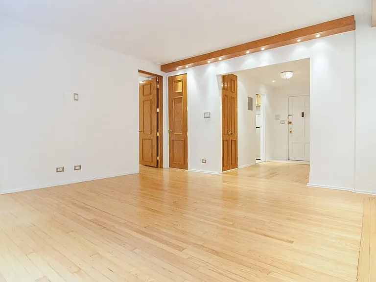 145 W 58th St #4H — Photo 2