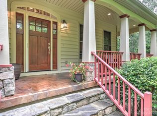 11 Landon Rd, Fairview, NC 28730