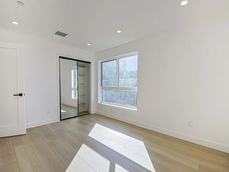 5709 Auckland Ave — Photo 28