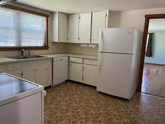 4th image of 98 Greenleaf Street