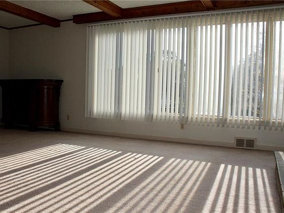 3rd image of 717 Farview Dr