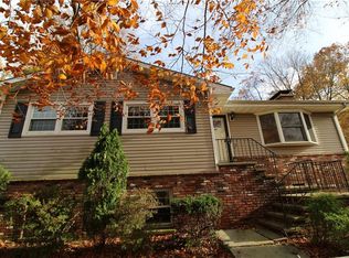 766 Warren Ave, Thornwood, NY 10594