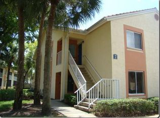 1081 The Pointe Dr, West Palm Beach, FL 33409