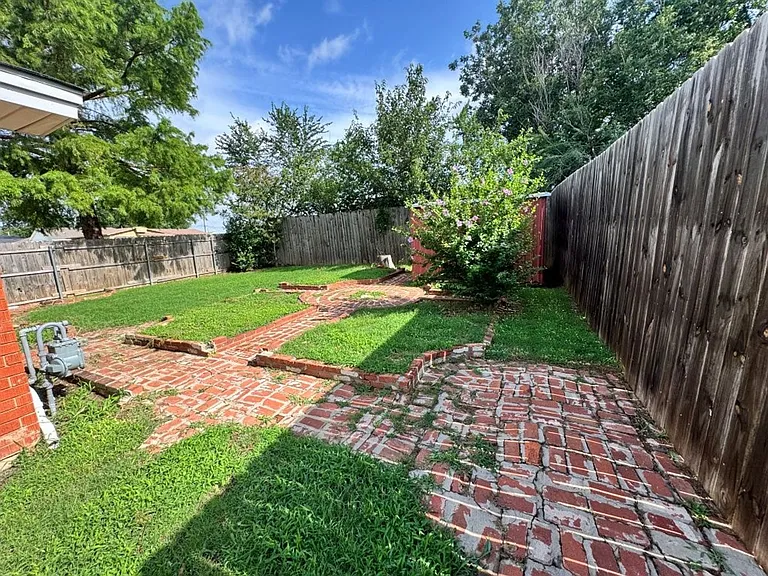 1700 N Janeway Ave — Photo 18