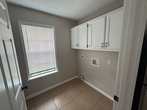 4th image of 105 Stimpson Ave
