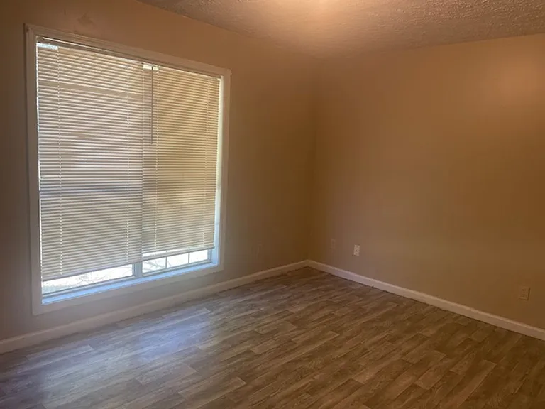 124 Money St — Photo 3