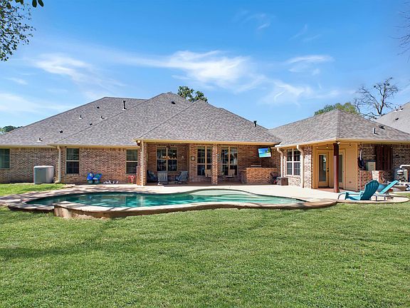 3rd image of 6518 Rochester Way