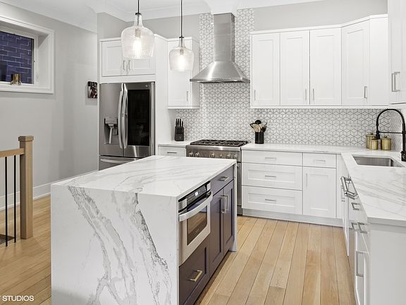 5th image of 1522 W Walton St #1