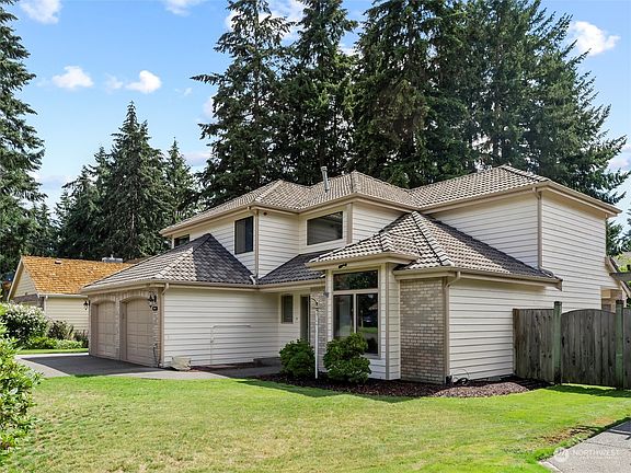 3rd image of 9020 166th Street E