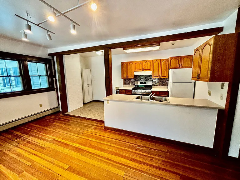 45 Holbrook Ave #6 — Photo 5
