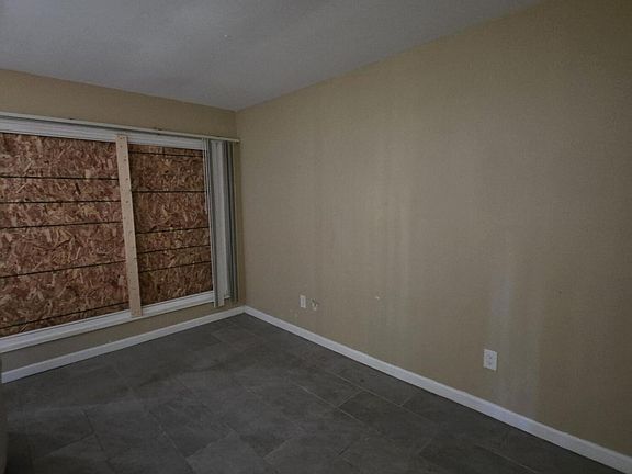 3rd image of 15140 Beaverland St