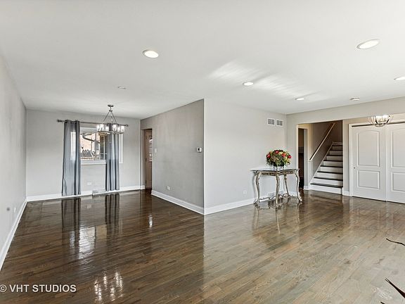 3rd image of 16814 Clyde Ave