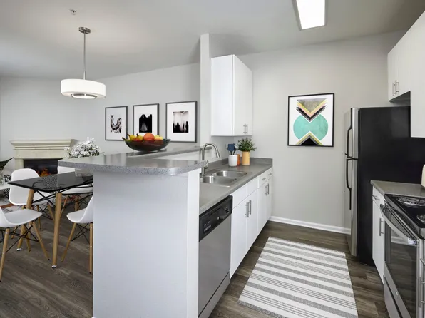 Bear Valley Park Apartments