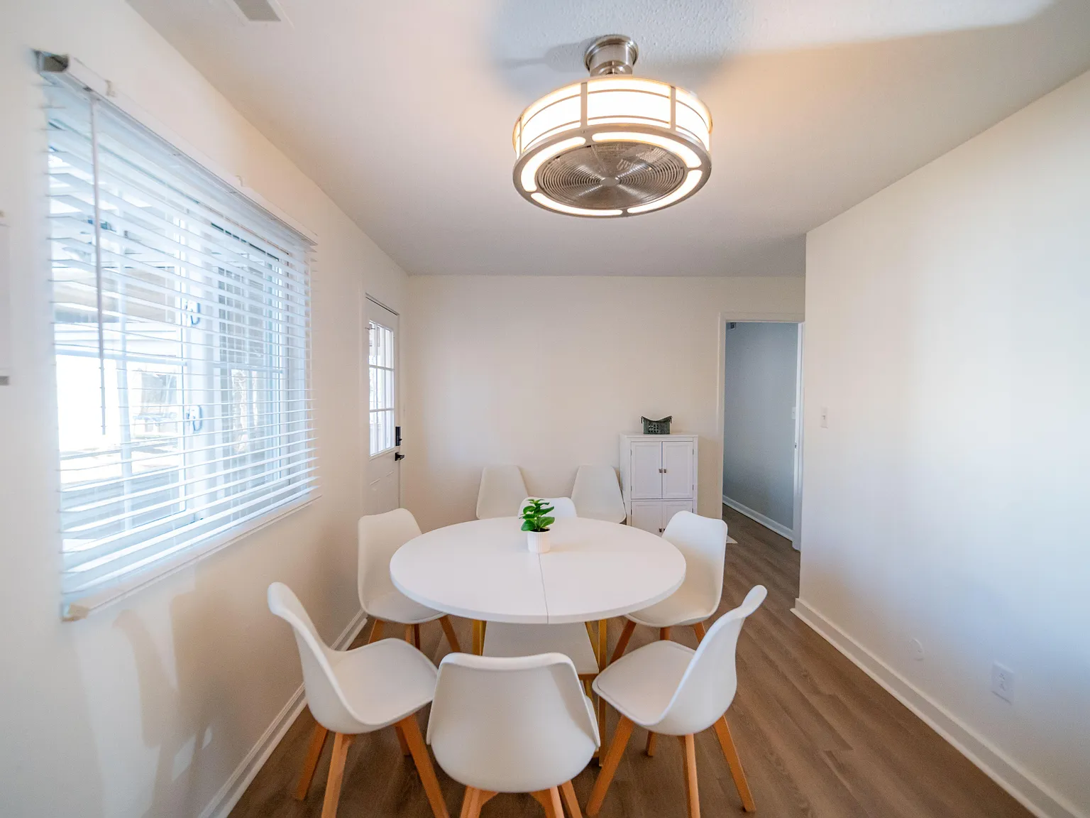 4 bed, 3.0 bath, 2240 sqft, $953 — Photo 4