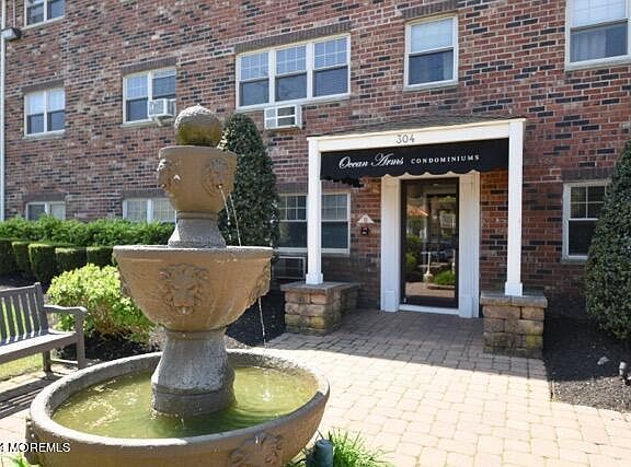 2nd image of 304 4th Ave APT 212