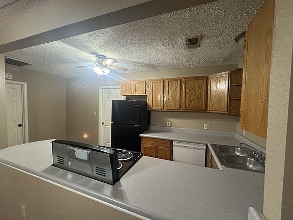 4th image of 27131 Waterfield St #2