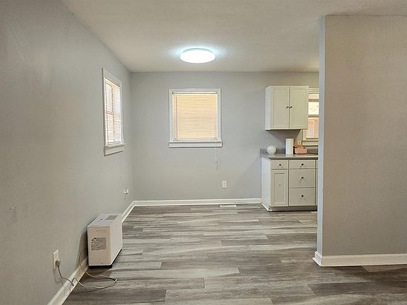 4th image of 415 Locust Tree Ct.