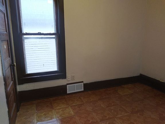 4th image of 2216-2218 N 39th St