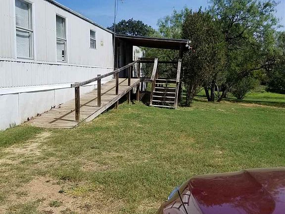 2nd image of 203 Cindy Ln