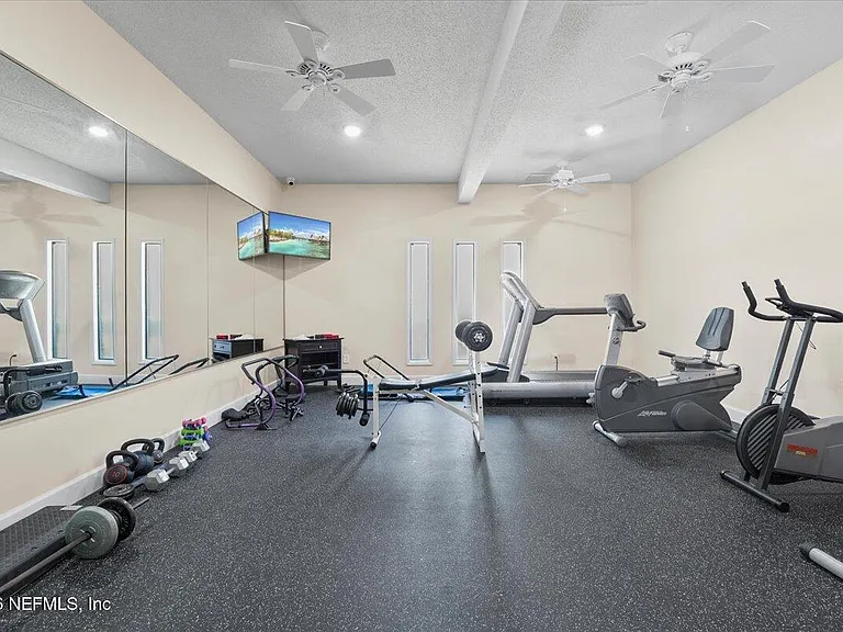 8140 Sutton Pl E — Photo 41