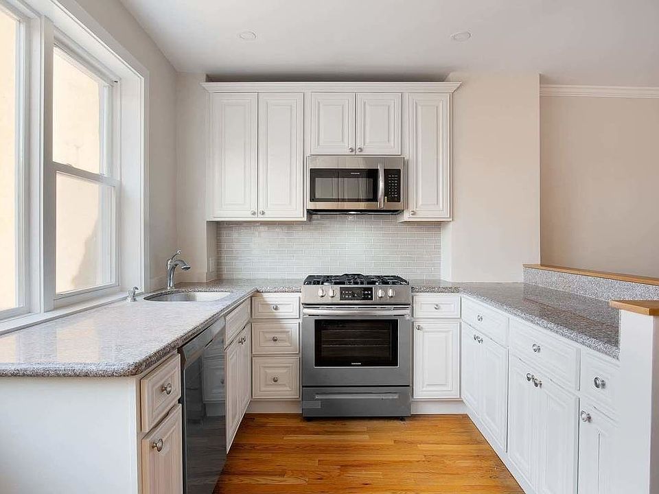 2nd image of 304 Clinton St APT 4