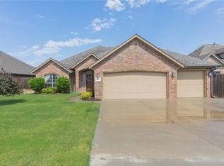 3329 Windmill Rd, Moore, OK 73165