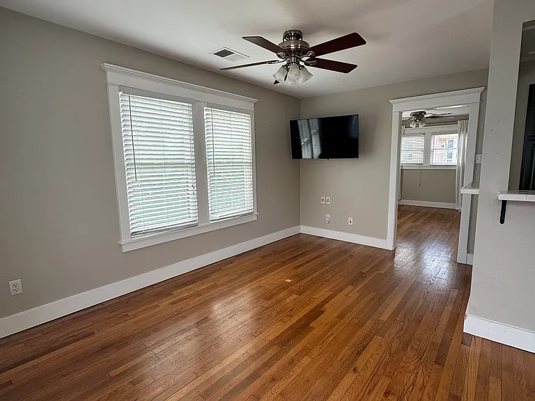 1543 Oxford St #1 — Photo 4