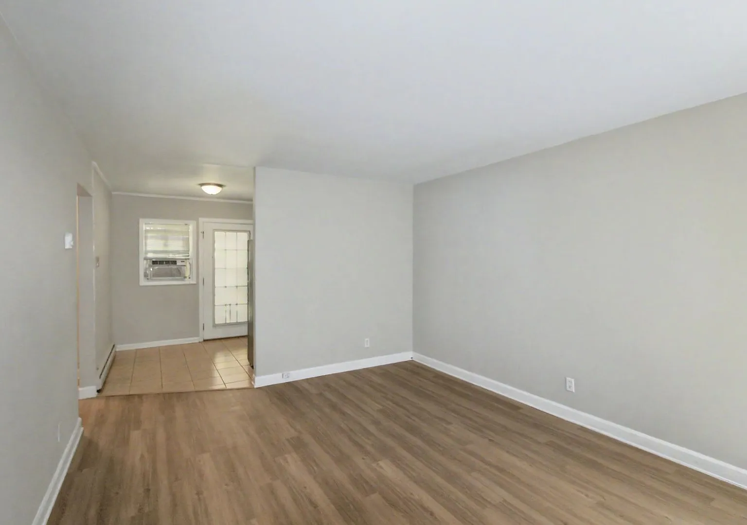 2535 Vail Ave — Photo 4