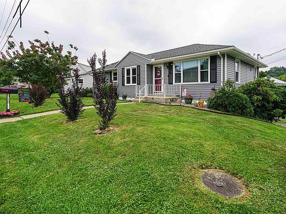 3rd image of 518 Lawman Ave