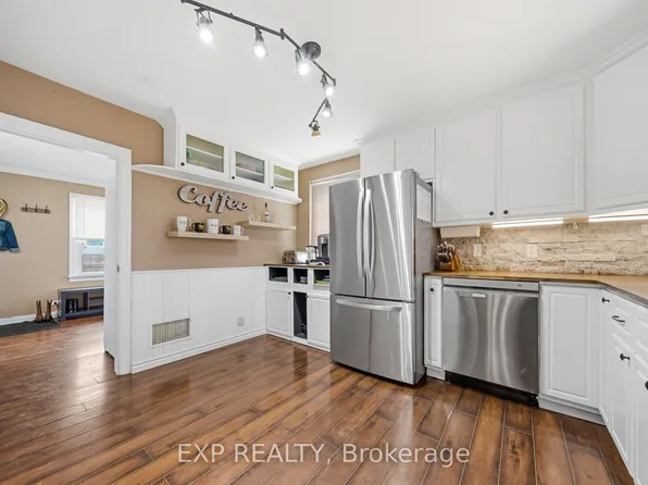 10 Valleyview Cres, Belleville, ON K8P 3G1