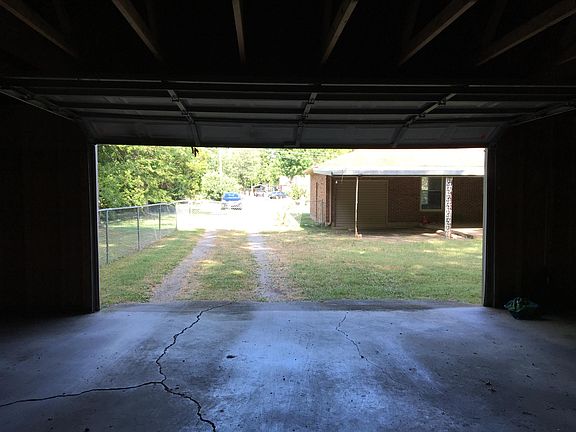 3rd image of 2920 Lyndale Dr