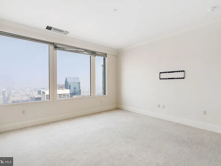 50 S 16th St #4304 — Photo 9
