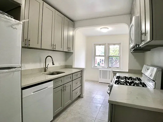 Rented by Bohemia Realty Group | media 1