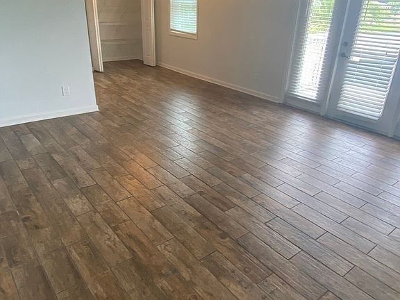 4th image of 267 Sea Horse Dr SE APT C