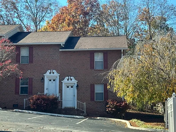 204 Mountain View Rd, Johnson City, TN 37601