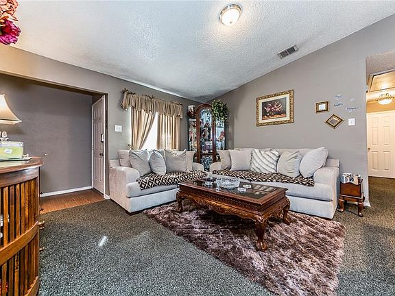 5th image of 2638 Kellogg Ave