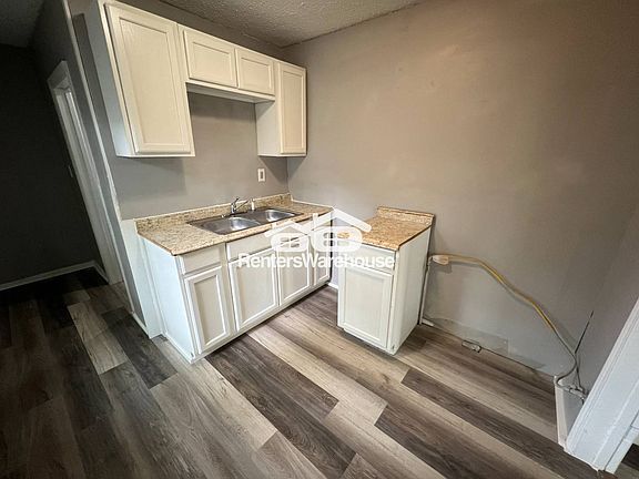 5th image of 2543 Lister Ave