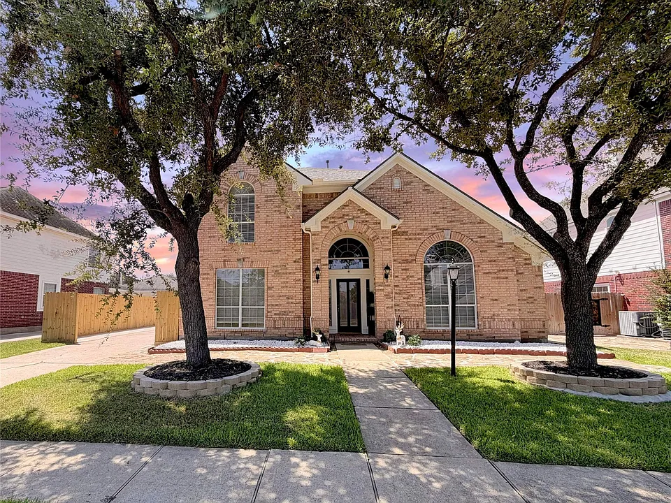 3822 Shady Harbor Dr