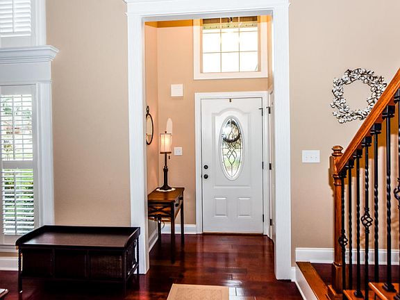 4th image of 263 Savannah Park Dr