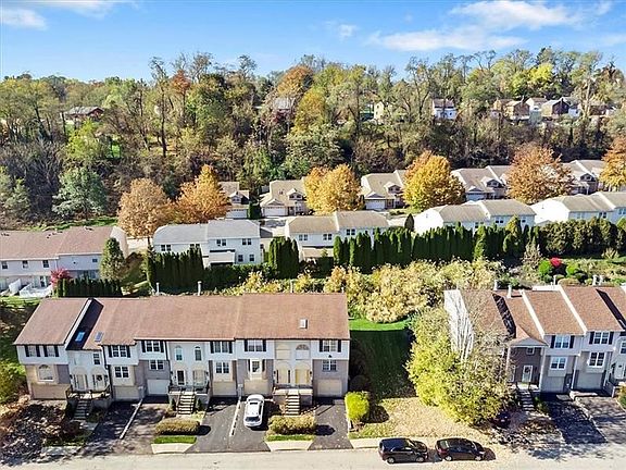 2nd image of 468 Shadywood Dr