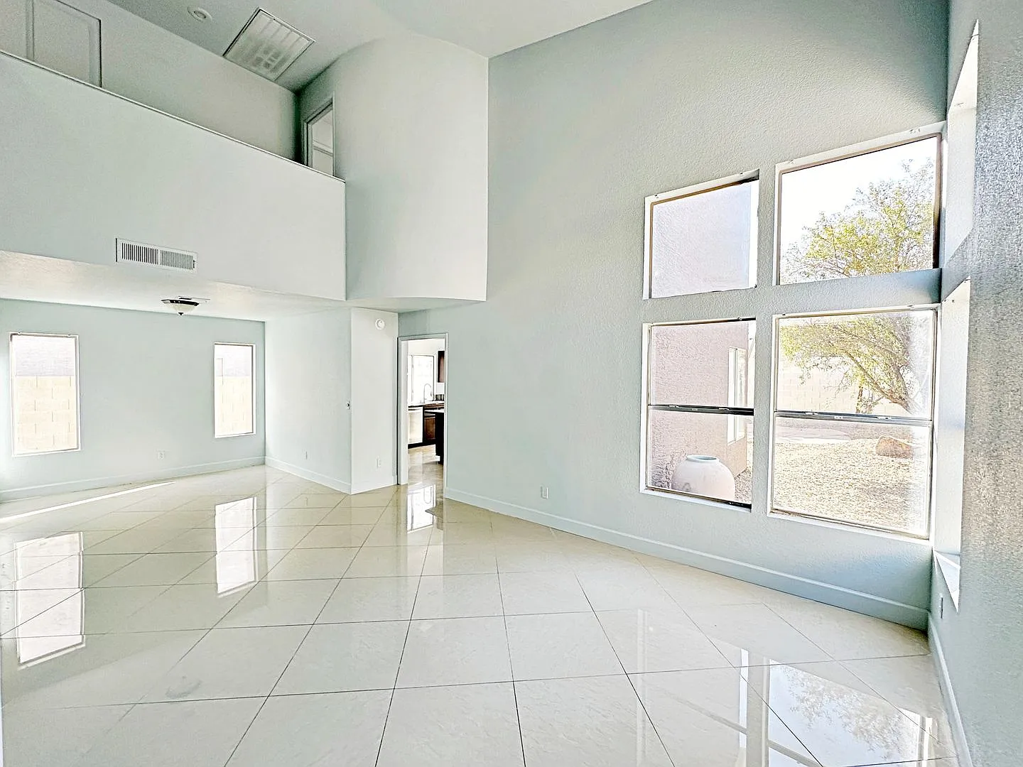 3 Bedroom 2.5 Bath Home In Paradise With Solar — Photo 4