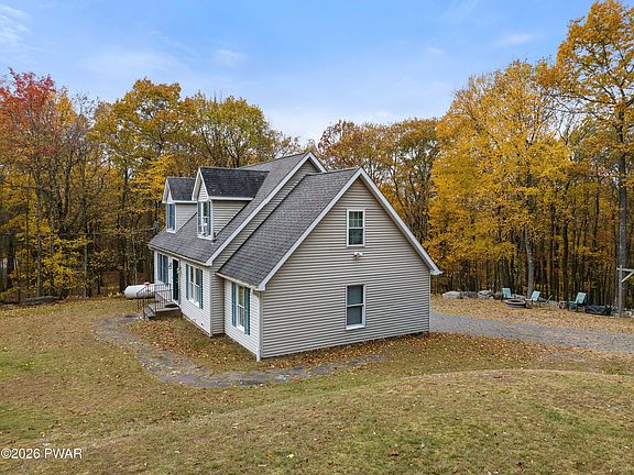 4th image of 104 Pico Ln