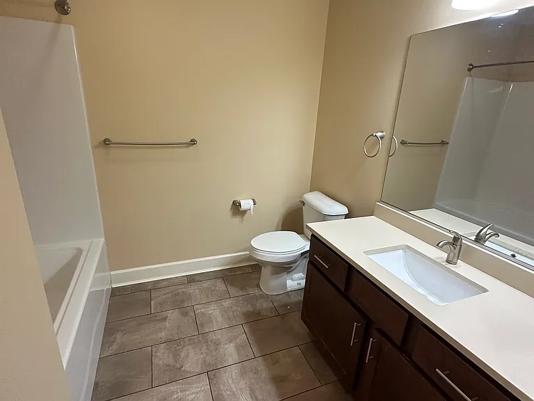 Dockside Village Apartments — Photo 57