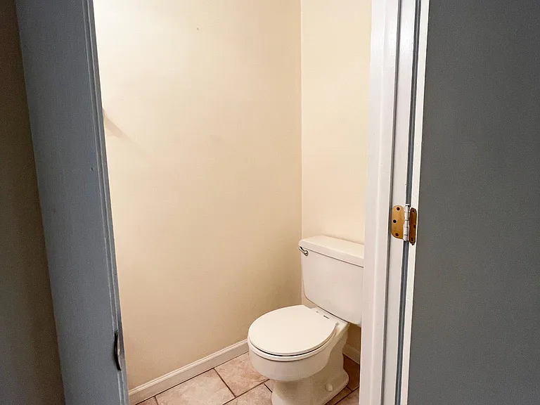 6S546 Sussex Rd — Photo 23